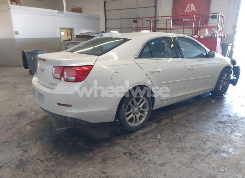 Photo 4 of 2015 Chevrolet Malibu 1LT (VIN 1G11C5SL3FF222837)