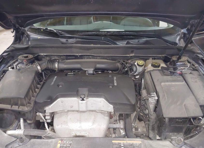 Photo 10 of 2015 Chevrolet Malibu 1LT (VIN 1G11C5SL3FF330228)