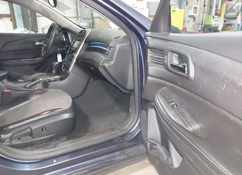 Photo 5 of 2015 Chevrolet Malibu 1LT (VIN 1G11C5SL3FF330228)