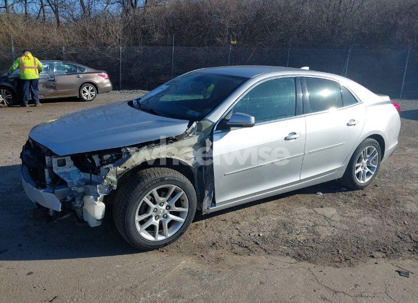 Photo 2 of 2015 Chevrolet Malibu 1LT (VIN 1G11C5SL3FF354450)