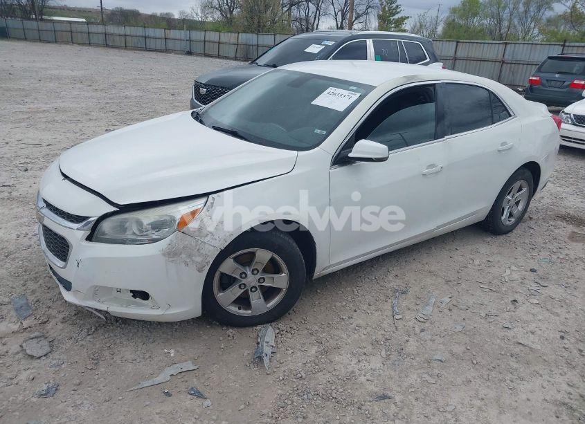 Photo 2 of 2015 Chevrolet Malibu 1LT (VIN 1G11C5SL3FU107103)