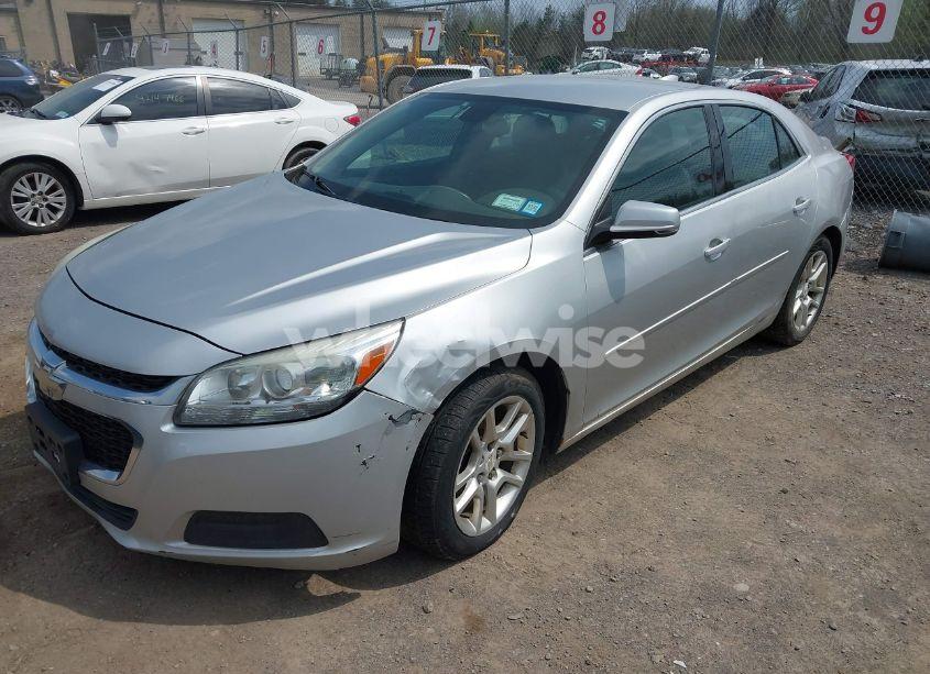 Photo 2 of 2015 Chevrolet Malibu 1LT (VIN 1G11C5SL3FU127044)