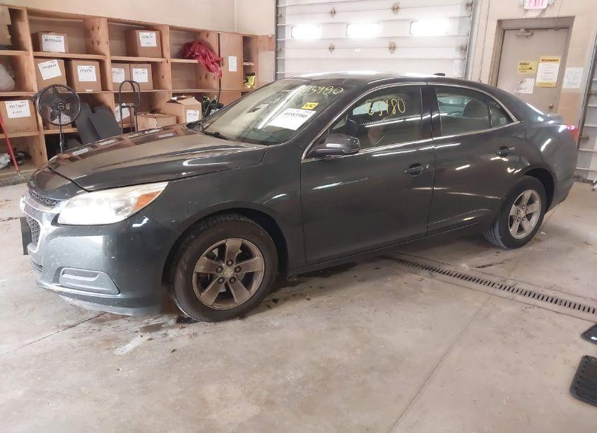 Photo 2 of 2015 Chevrolet Malibu 1LT (VIN 1G11C5SL4FF101394)