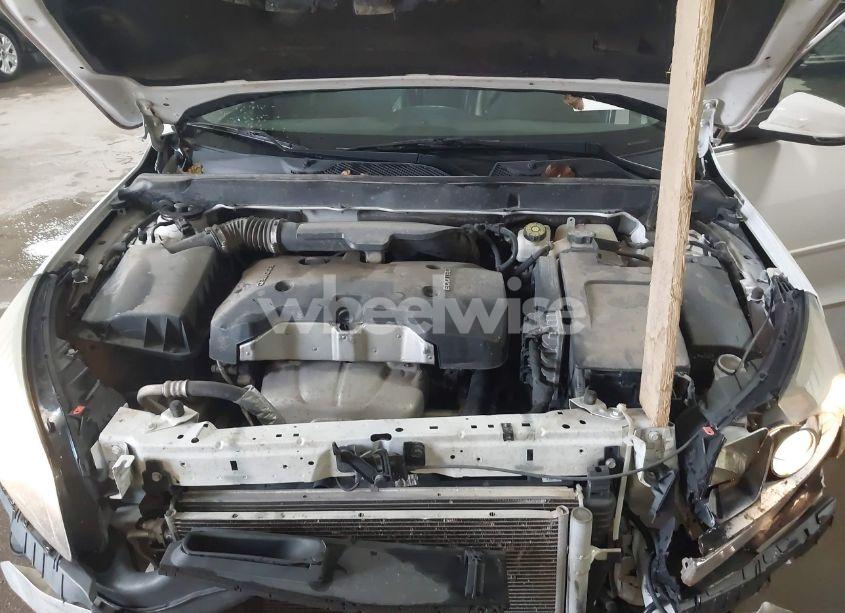 Photo 10 of 2015 Chevrolet Malibu 1LT (VIN 1G11C5SL4FF262098)