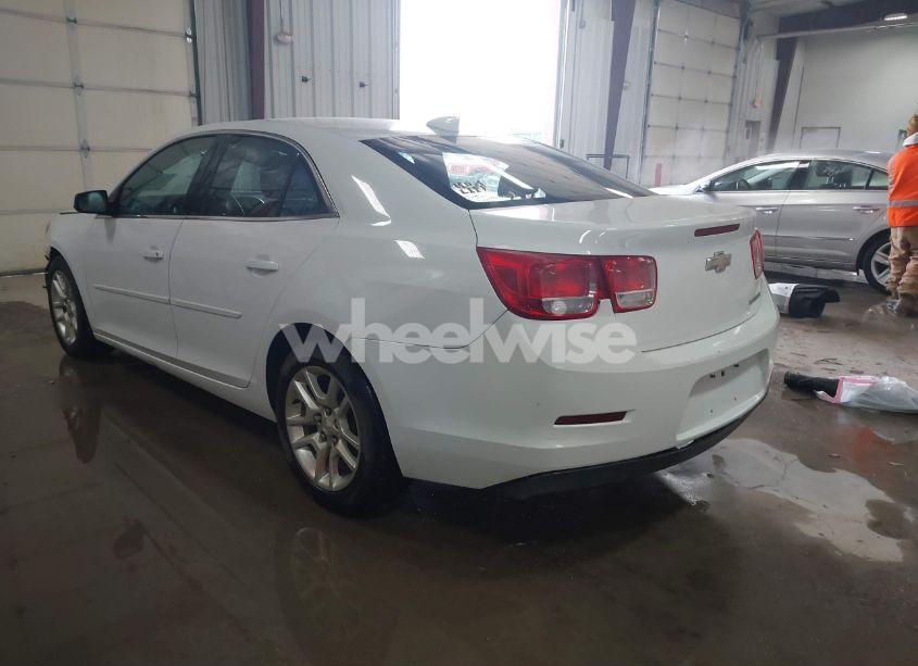 Photo 3 of 2015 Chevrolet Malibu 1LT (VIN 1G11C5SL4FF262098)