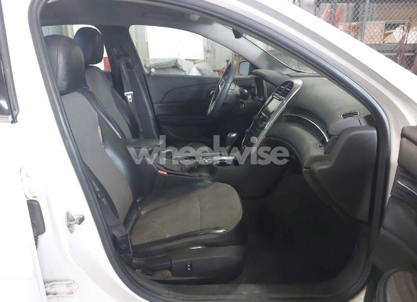 Photo 5 of 2015 Chevrolet Malibu 1LT (VIN 1G11C5SL4FF262098)