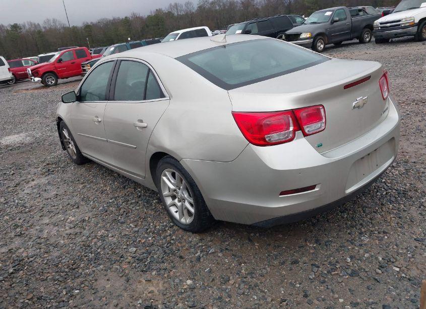 Photo 3 of 2015 Chevrolet Malibu 1LT (VIN 1G11C5SL4FF297191)
