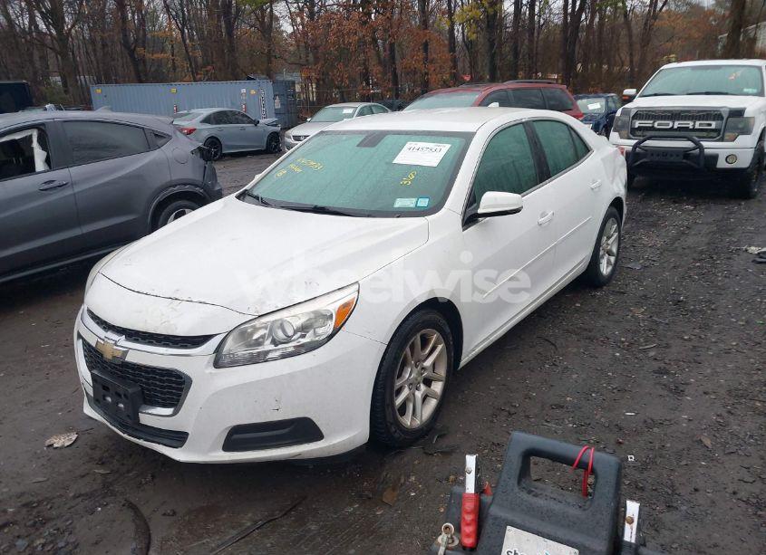 Photo 2 of 2015 Chevrolet Malibu 1LT (VIN 1G11C5SL4FF300655)