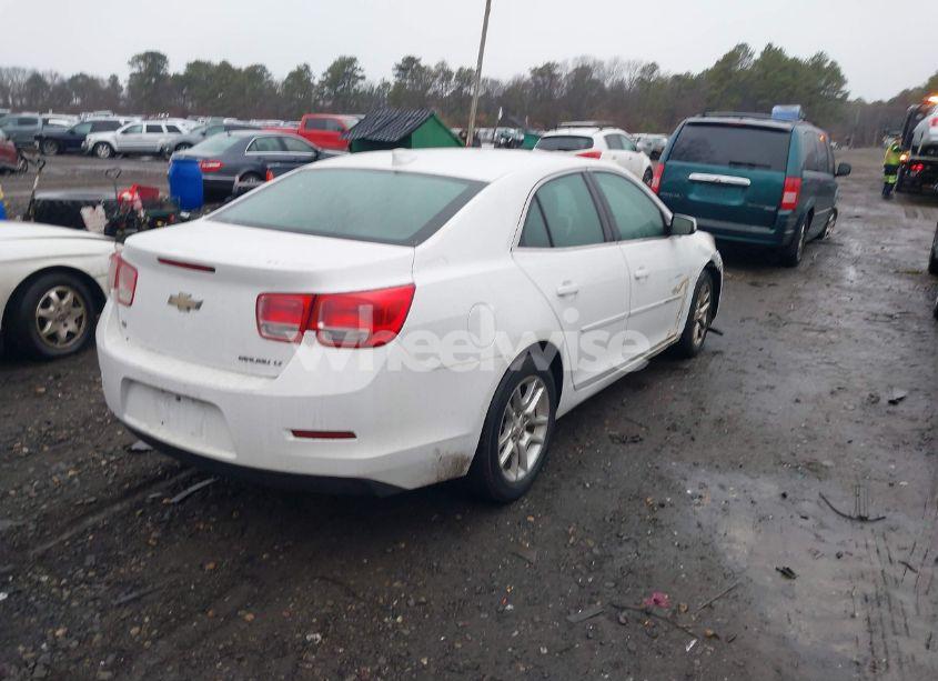 Photo 4 of 2015 Chevrolet Malibu 1LT (VIN 1G11C5SL4FF300655)