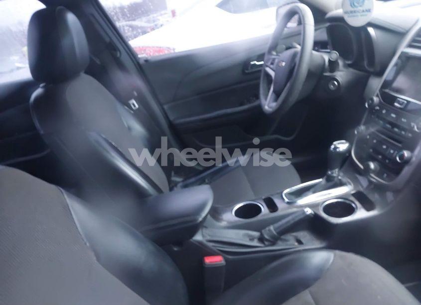 Photo 5 of 2015 Chevrolet Malibu 1LT (VIN 1G11C5SL4FF313406)