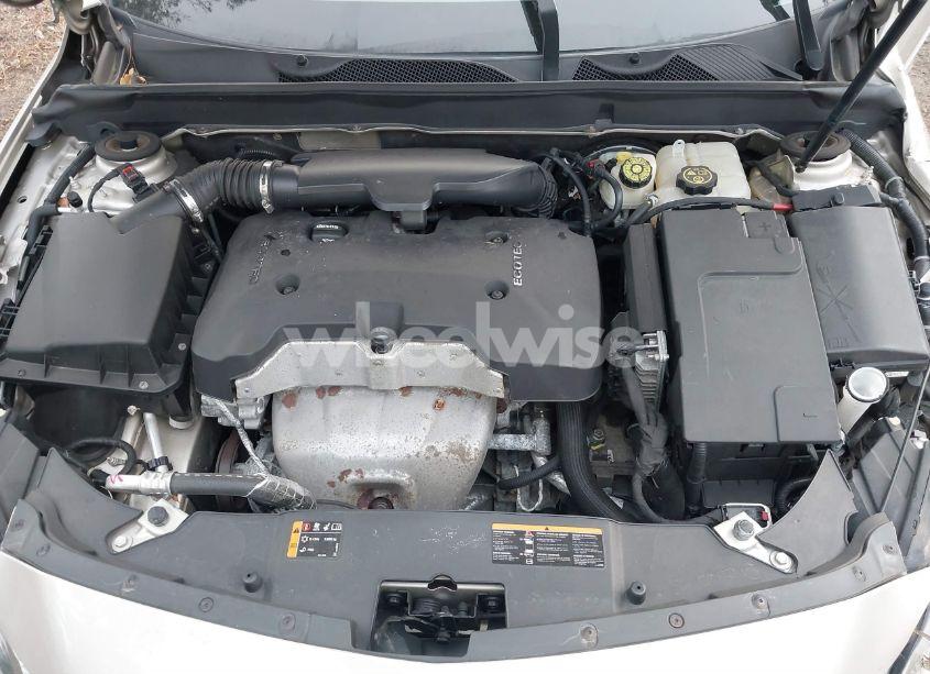 Photo 10 of 2015 Chevrolet Malibu 1LT (VIN 1G11C5SL4FF323126)