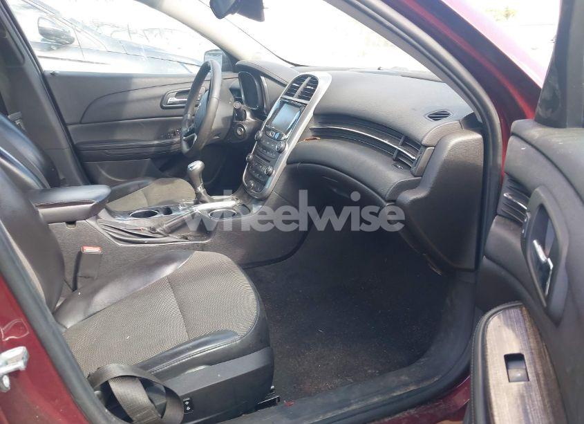 Photo 5 of 2015 Chevrolet Malibu 1LT (VIN 1G11C5SL4FF349550)