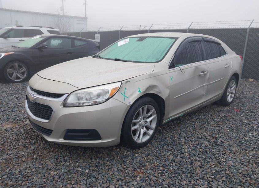 Photo 2 of 2015 Chevrolet Malibu 1LT (VIN 1G11C5SL4FF350729)