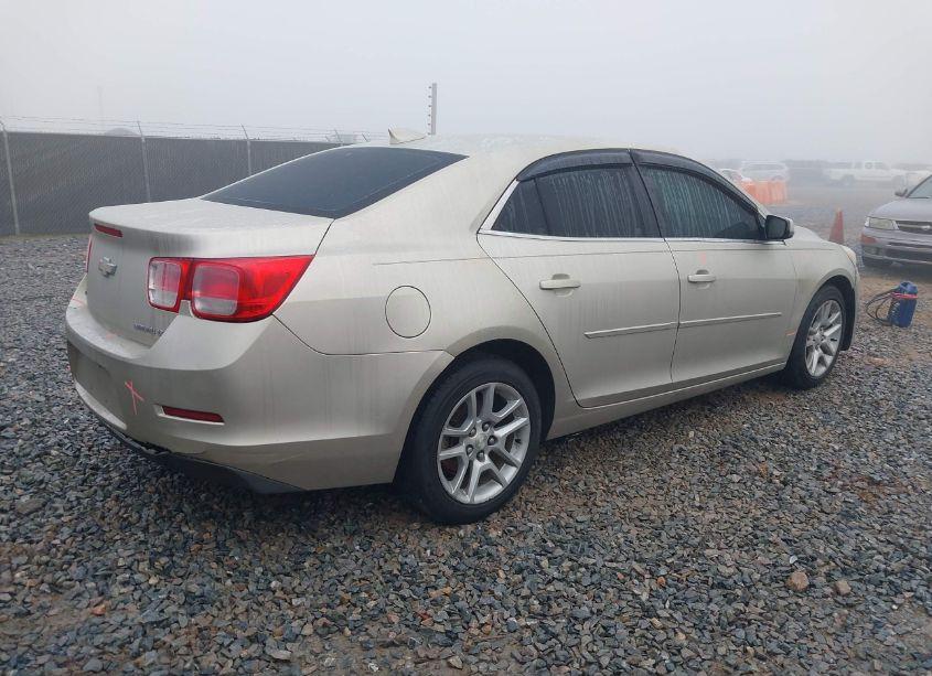 Photo 4 of 2015 Chevrolet Malibu 1LT (VIN 1G11C5SL4FF350729)