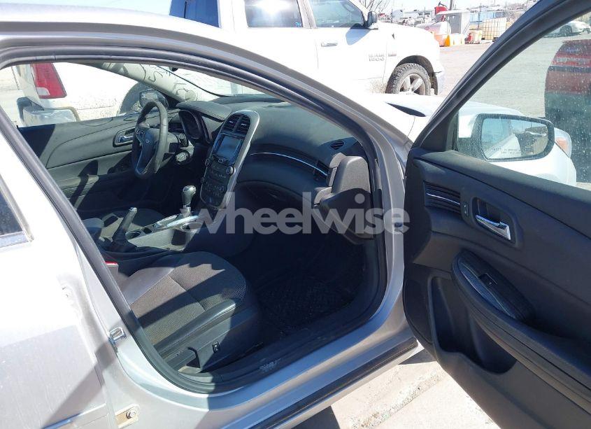 Photo 5 of 2015 Chevrolet Malibu 1LT (VIN 1G11C5SL4FU149828)