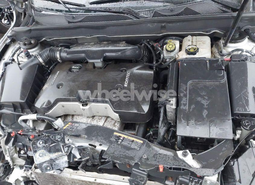 Photo 10 of 2015 Chevrolet Malibu 1LT (VIN 1G11C5SL4FU153345)