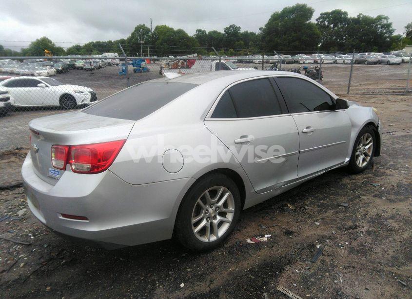 Photo 4 of 2015 Chevrolet Malibu 1LT (VIN 1G11C5SL5FF101971)