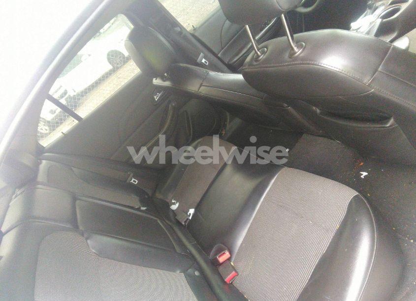 Photo 8 of 2015 Chevrolet Malibu 1LT (VIN 1G11C5SL5FF101971)