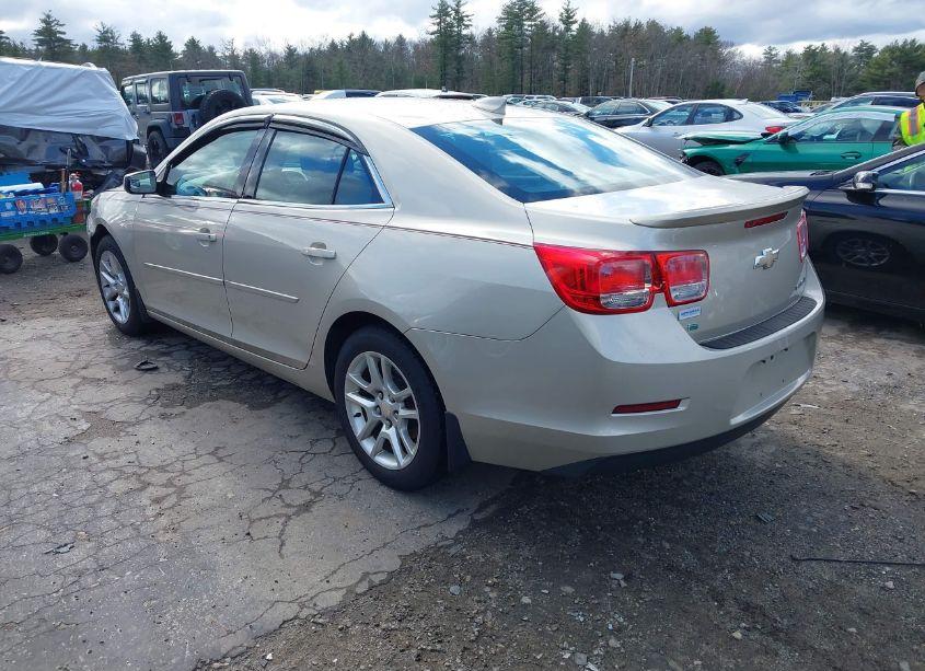 Photo 3 of 2015 Chevrolet Malibu 1LT (VIN 1G11C5SL5FF103221)