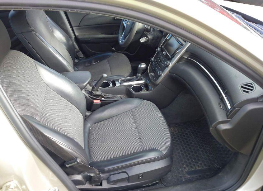 Photo 5 of 2015 Chevrolet Malibu 1LT (VIN 1G11C5SL5FF103221)