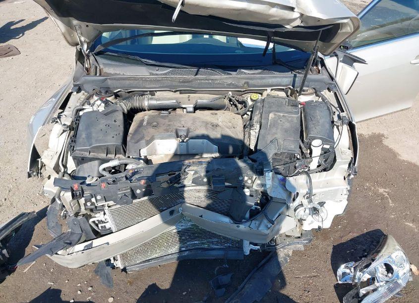 Photo 10 of 2015 Chevrolet Malibu 1LT (VIN 1G11C5SL5FF116258)