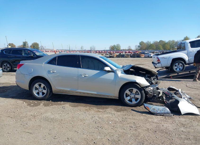 Photo 13 of 2015 Chevrolet Malibu 1LT (VIN 1G11C5SL5FF116258)