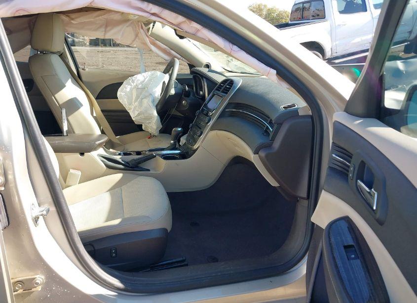 Photo 5 of 2015 Chevrolet Malibu 1LT (VIN 1G11C5SL5FF116258)