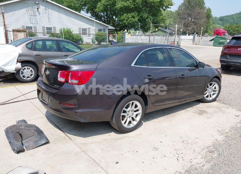 Photo 4 of 2015 Chevrolet Malibu 1LT (VIN 1G11C5SL5FF153231)