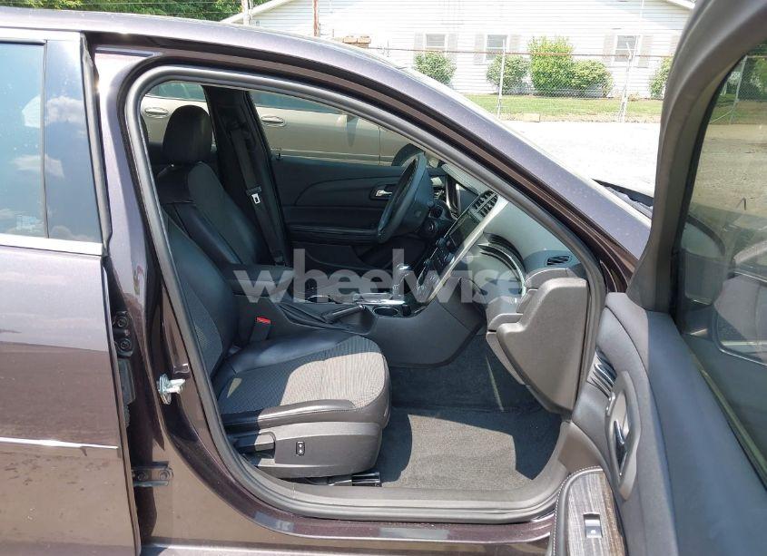 Photo 5 of 2015 Chevrolet Malibu 1LT (VIN 1G11C5SL5FF153231)