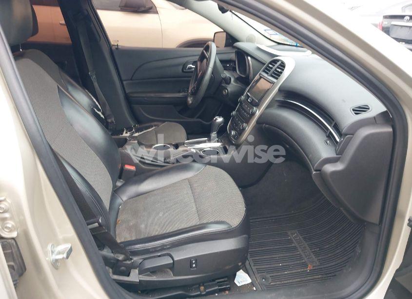 Photo 5 of 2015 Chevrolet Malibu 1LT (VIN 1G11C5SL5FF154976)