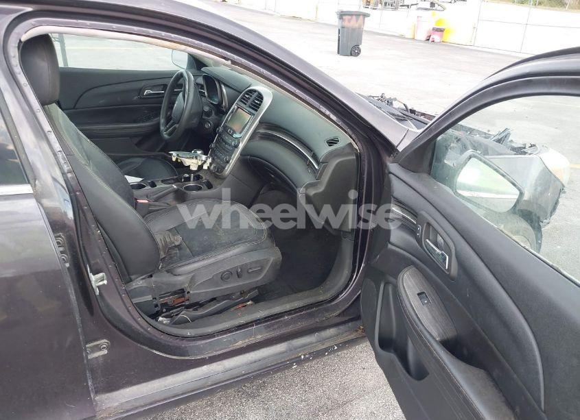 Photo 5 of 2015 Chevrolet Malibu 1LT (VIN 1G11C5SL5FF184656)