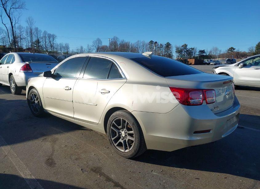 Photo 3 of 2015 Chevrolet Malibu 1LT (VIN 1G11C5SL5FF201715)