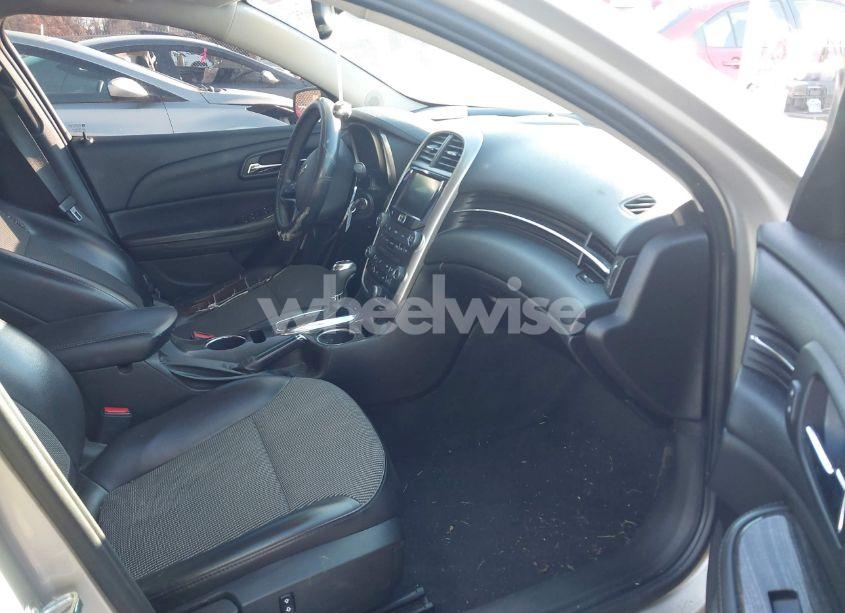 Photo 5 of 2015 Chevrolet Malibu 1LT (VIN 1G11C5SL5FF201715)