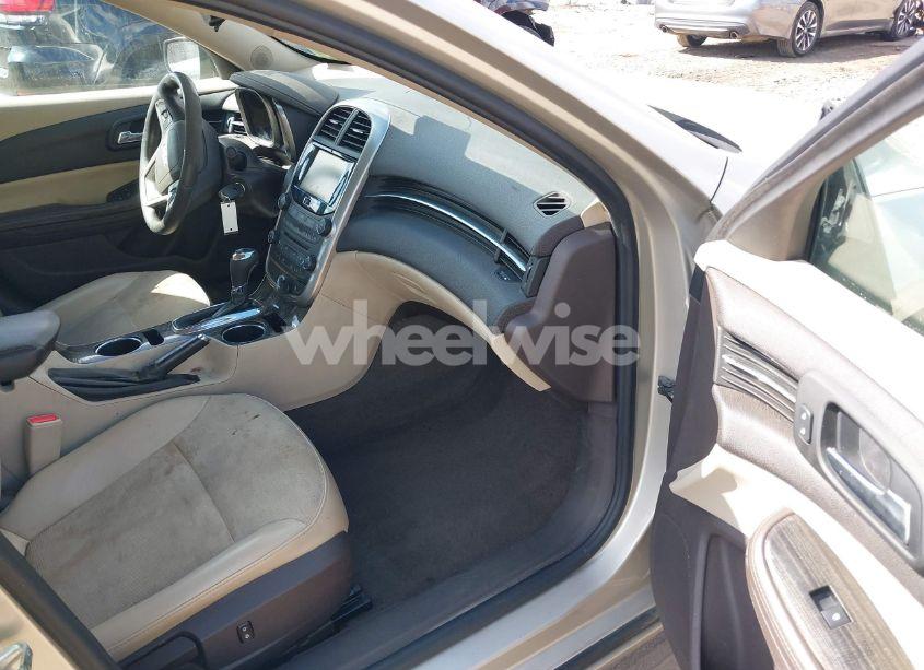 Photo 5 of 2015 Chevrolet Malibu 1LT (VIN 1G11C5SL5FF212858)
