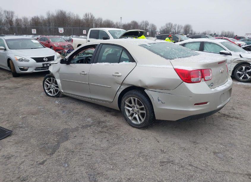 Photo 3 of 2015 Chevrolet Malibu 1LT (VIN 1G11C5SL5FF217624)
