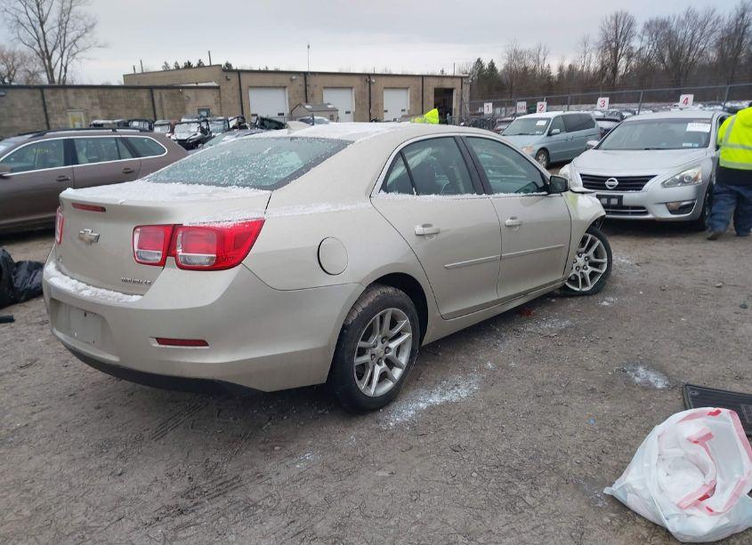 Photo 4 of 2015 Chevrolet Malibu 1LT (VIN 1G11C5SL5FF217624)
