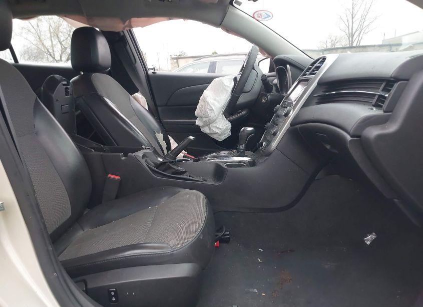 Photo 5 of 2015 Chevrolet Malibu 1LT (VIN 1G11C5SL5FF217624)