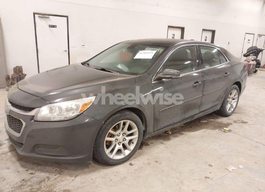 Photo 2 of 2015 Chevrolet Malibu 1LT (VIN 1G11C5SL5FF220930)