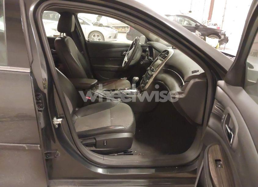 Photo 5 of 2015 Chevrolet Malibu 1LT (VIN 1G11C5SL5FF220930)