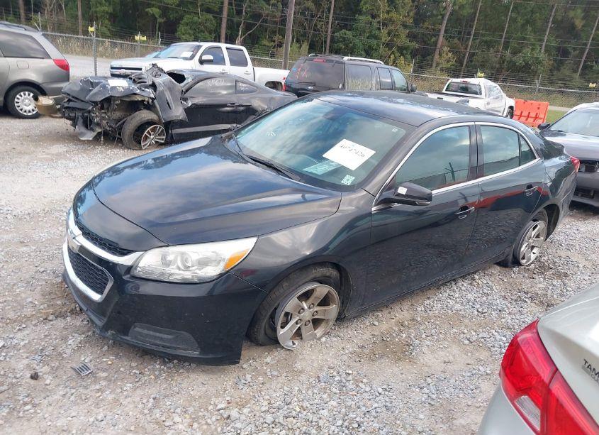 Photo 2 of 2015 Chevrolet Malibu 1LT (VIN 1G11C5SL5FF230339)