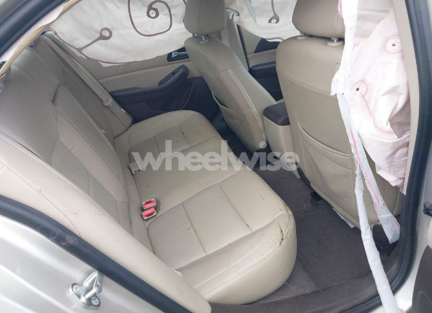 Photo 8 of 2014 Chevrolet Malibu 1LT (VIN 1G11C5SL6EF227397)