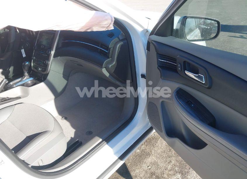 Photo 5 of 2014 Chevrolet Malibu 1LT (VIN 1G11C5SL6EF250128)
