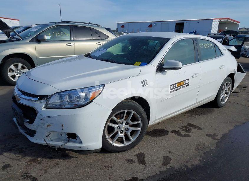 Photo 2 of 2015 Chevrolet Malibu 1LT (VIN 1G11C5SL6FF118925)