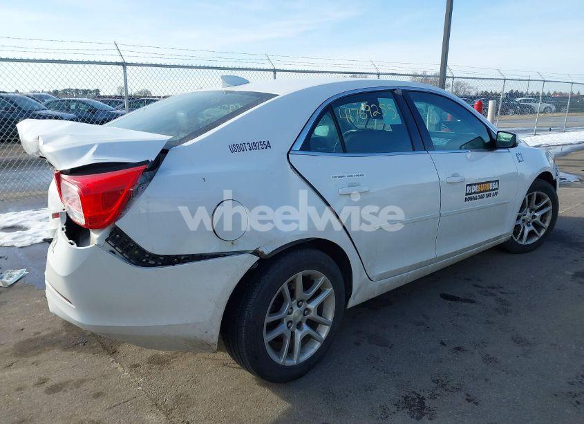 Photo 4 of 2015 Chevrolet Malibu 1LT (VIN 1G11C5SL6FF118925)