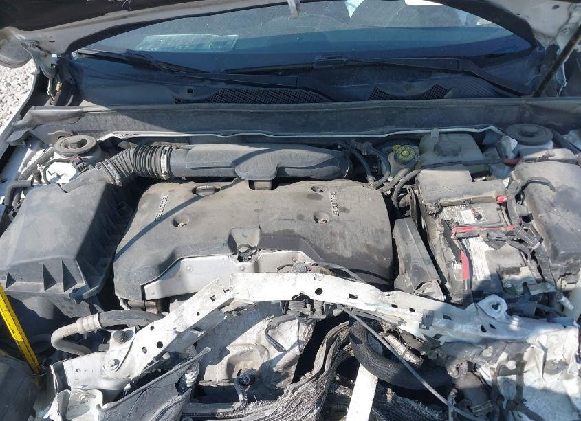 Photo 10 of 2015 Chevrolet Malibu 1LT (VIN 1G11C5SL6FF141637)