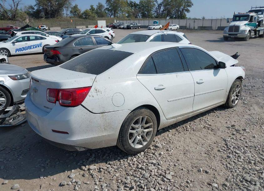 Photo 4 of 2015 Chevrolet Malibu 1LT (VIN 1G11C5SL6FF141637)
