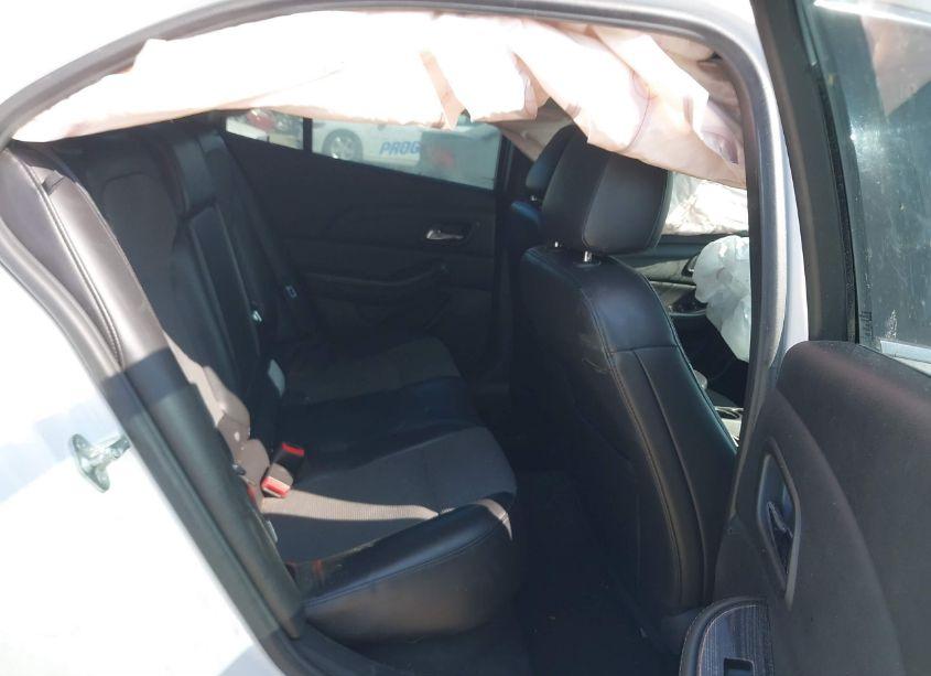 Photo 8 of 2015 Chevrolet Malibu 1LT (VIN 1G11C5SL6FF141637)
