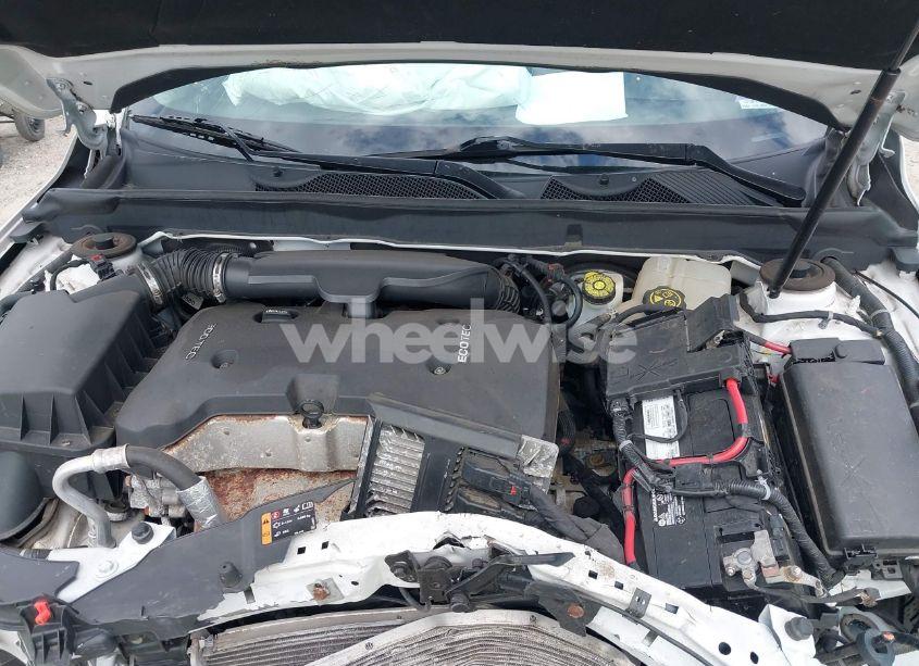 Photo 10 of 2015 Chevrolet Malibu 1LT (VIN 1G11C5SL6FF182513)