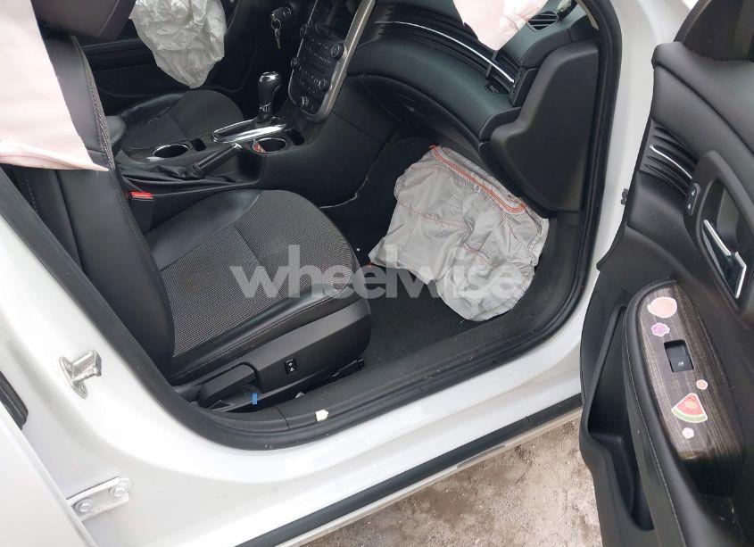 Photo 5 of 2015 Chevrolet Malibu 1LT (VIN 1G11C5SL6FF182513)