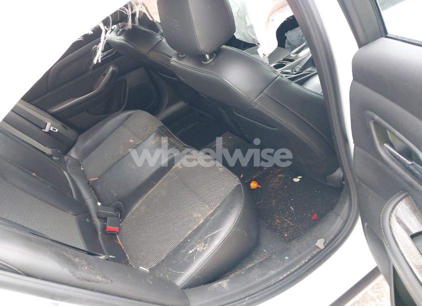 Photo 8 of 2015 Chevrolet Malibu 1LT (VIN 1G11C5SL6FF182513)